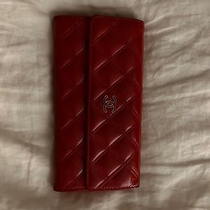 Chanel Red Quilted Patent Leather CC Continental Wallet